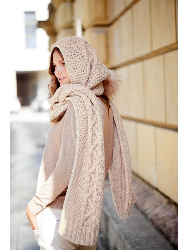 Lana Grossa KAPUZENSCHAL MIT BOMMEL Softness