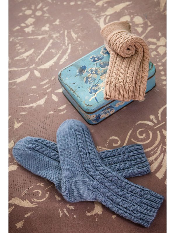 Lana Grossa SOCKEN IM ZOPF-RIPPENMUSTER 100% Cashmere Fine
