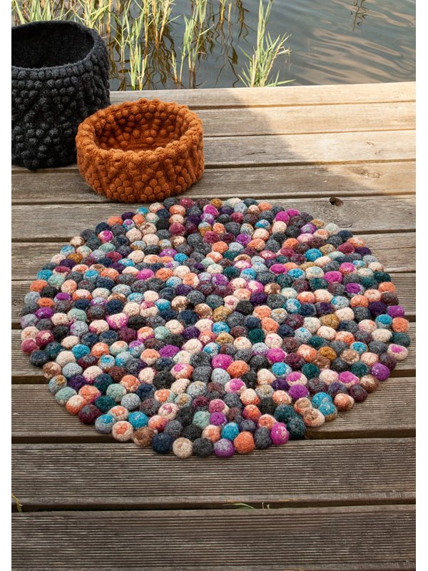 Lana Grossa GEFILZTER TEPPICH AUS HÄKELKUGELN Feltro Color Melange