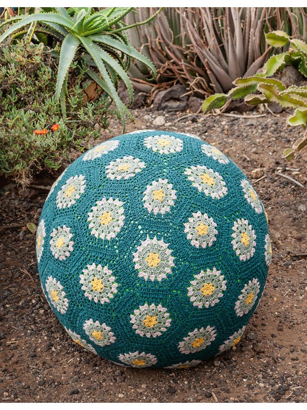 Lana Grossa SITZBALL-BEZUG AUS FÜNF- UND SECHSECKEN Mc Wool Cotton Mix 130