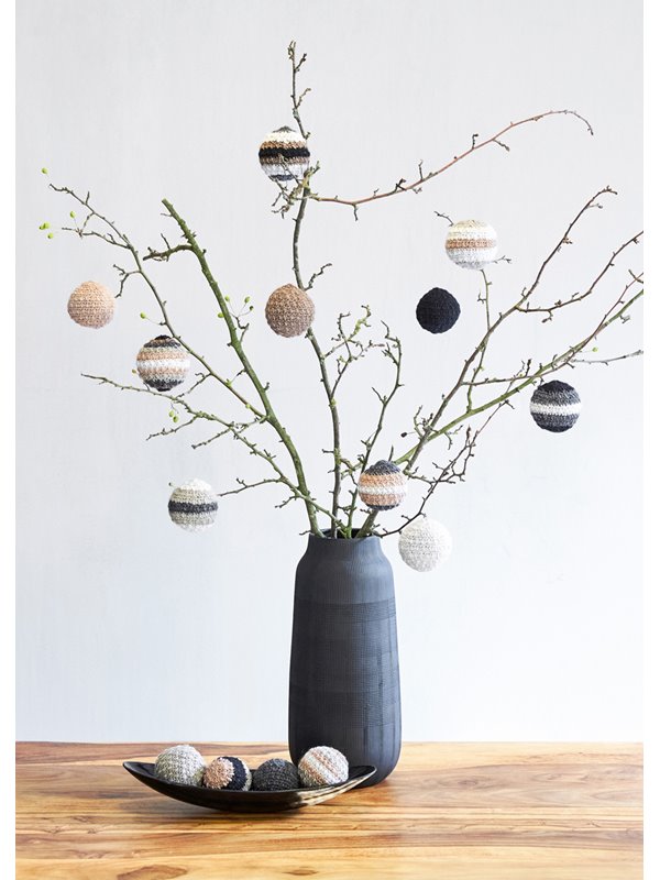 Lana Grossa DEKO-KUGELN MIT FESTEN MASCHEN UND NOPPEN Ecopuno