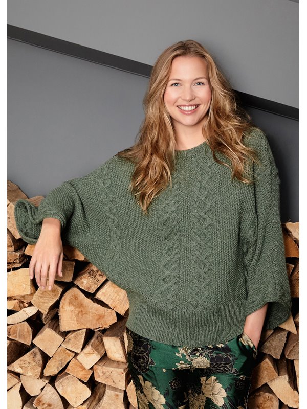 Lana Grossa FLEDERMAUSPULLI IM KLEINEN PERLMUSTER MIT ARANSTREIFEN Landlust Merino 180