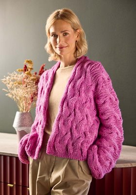 Lana Grossa JACKE IM VERSETZTEN RIPPENZOPFMUSTER Natural Alpaca Pelo