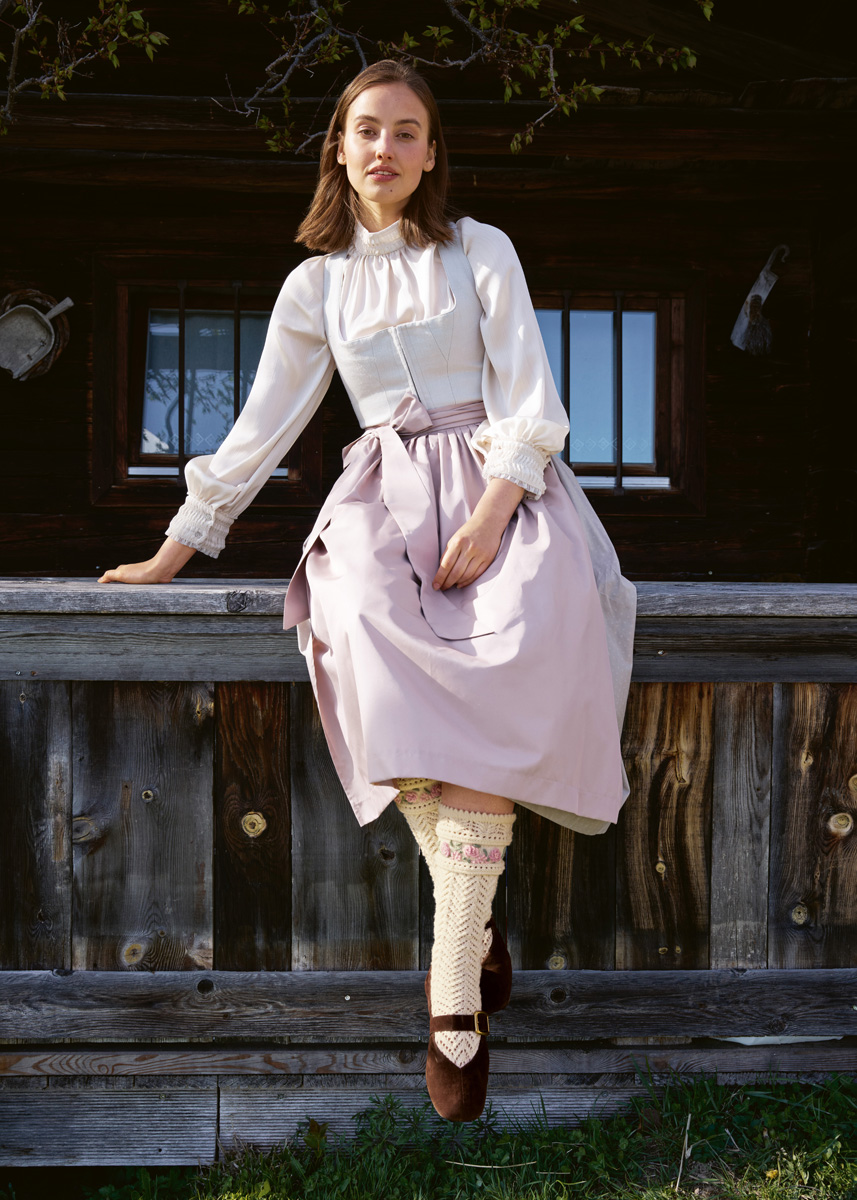 Lana Grossa TRACHTEN No. 9