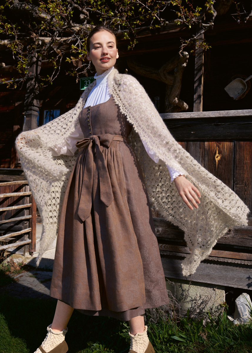Lana Grossa TRACHTEN No. 9