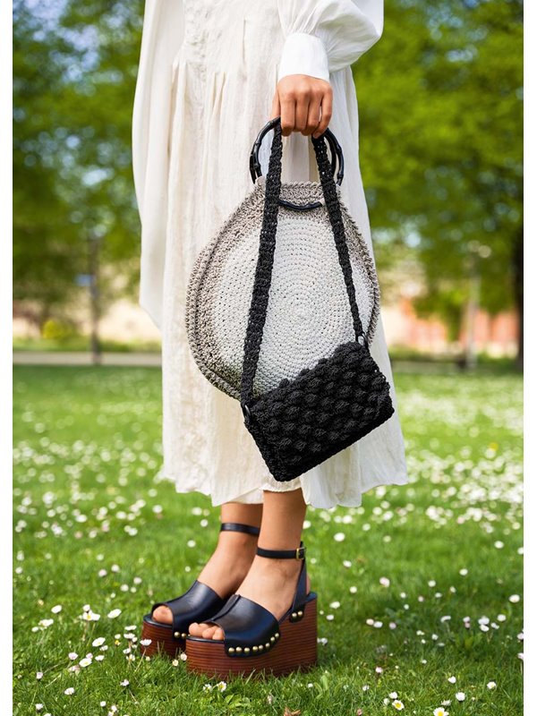 Lana Grossa RUNDE TASCHE MIT BAMBUSGRIFFEN The Core