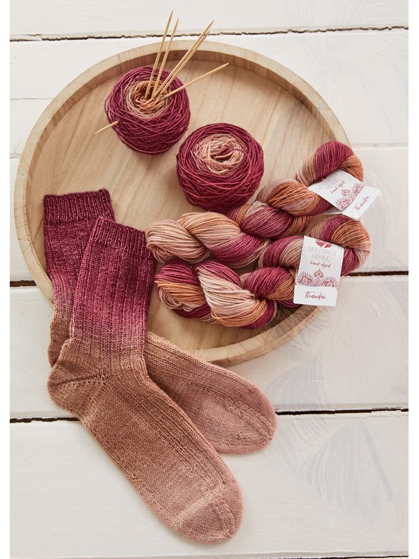 Lana Grossa SOCKEN IM RIPPENMUSTER Meilenweit Merino hand-dyed