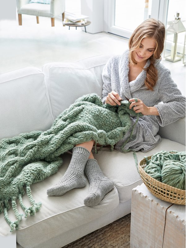 Lana Grossa PLAID MIT KLEINEN FLECHTZÖPFEN Estremo