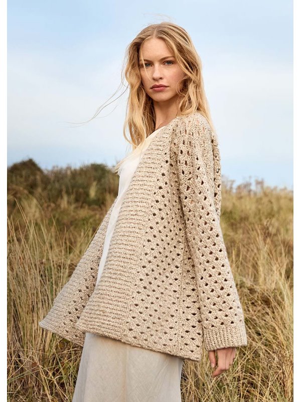Lana Grossa JACKE IM VERSETZTEN BOGENLOCHMUSTER Bottoni