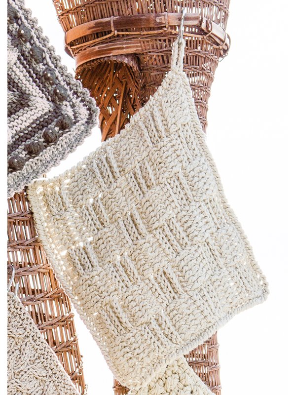 Lana Grossa TOPFLAPPEN IM RELIEF-SCHACHBRETTMUSTER Star