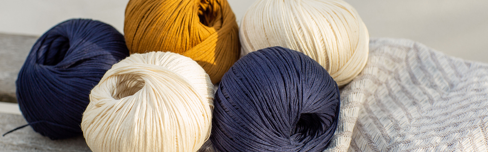 HOCHWERTIGE QUALITÄT & KREATIVES STRICKDESIGN Modell Pakete<br>